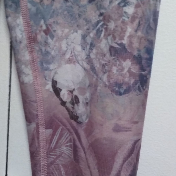 Yoga pants - Picture 3 of 7